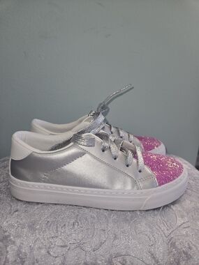 Silver Metallic Sneakers with Pink Glitter Toe